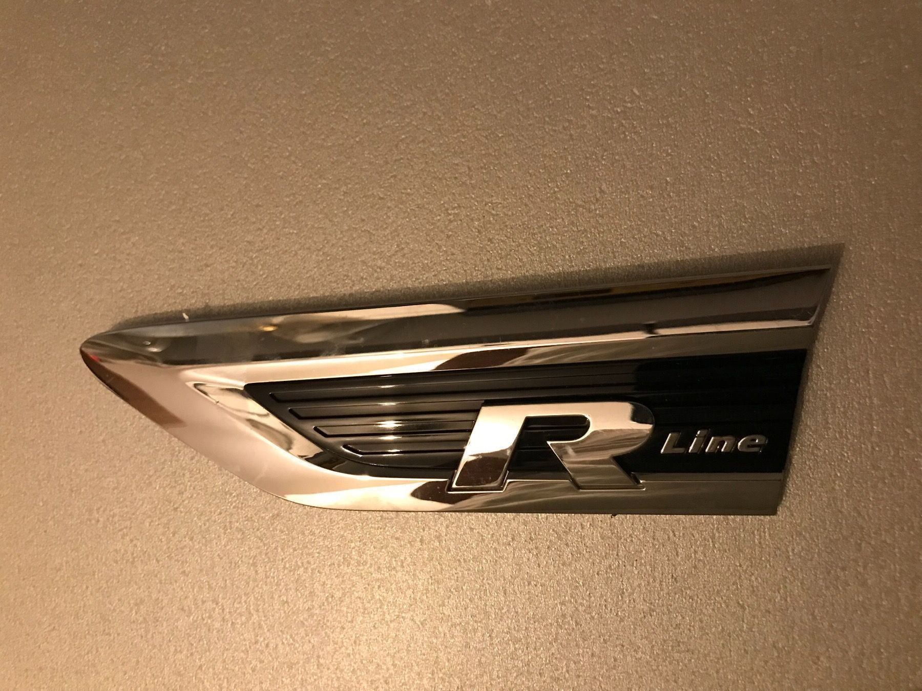 Sonstiges Fahrzeugzubehör: Monogramme R Line Vw – Gebraucht aus Meyrin von Sparco05