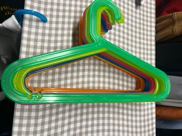Bunte Kleiderbügel, 2x 20 Stück, ideal für Kinderkleider
