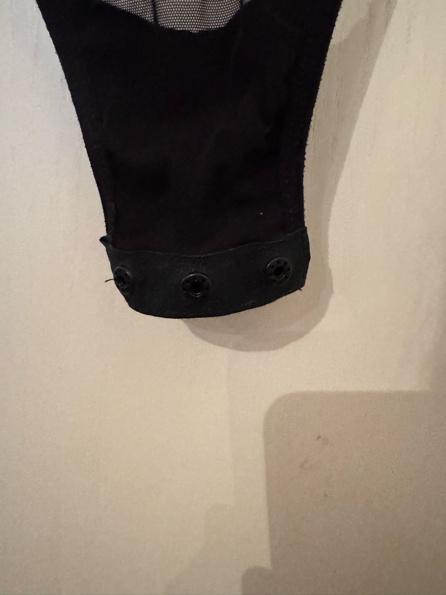 Tops: Schwarzer Mesh-Body mit Spitzenmuster – Gebraucht aus Pfäffikon ZH von aitm_00 2
