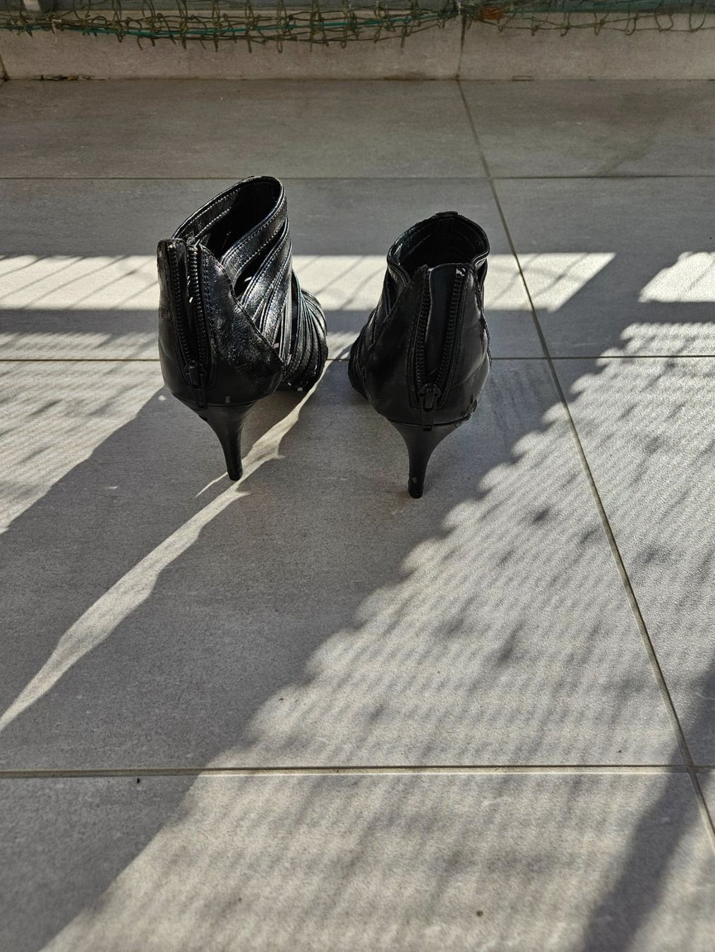 Damenschuhe: Bottines – Gebraucht aus Chavannes-près-Renens von DorotheeDemeester 1