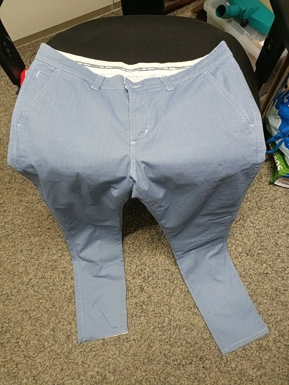 Hosen: Yellow Skin Hose Grösse 44 – Neu (gemäss Beschreibung) aus Würenlos von getskill