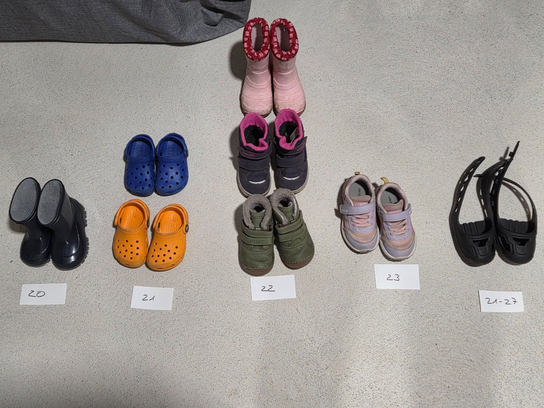 Scarpe per ragazzi: Kinderschuhe Grösse 20 - 23 – Usato da Stetten SH venduto da ExtremMIB