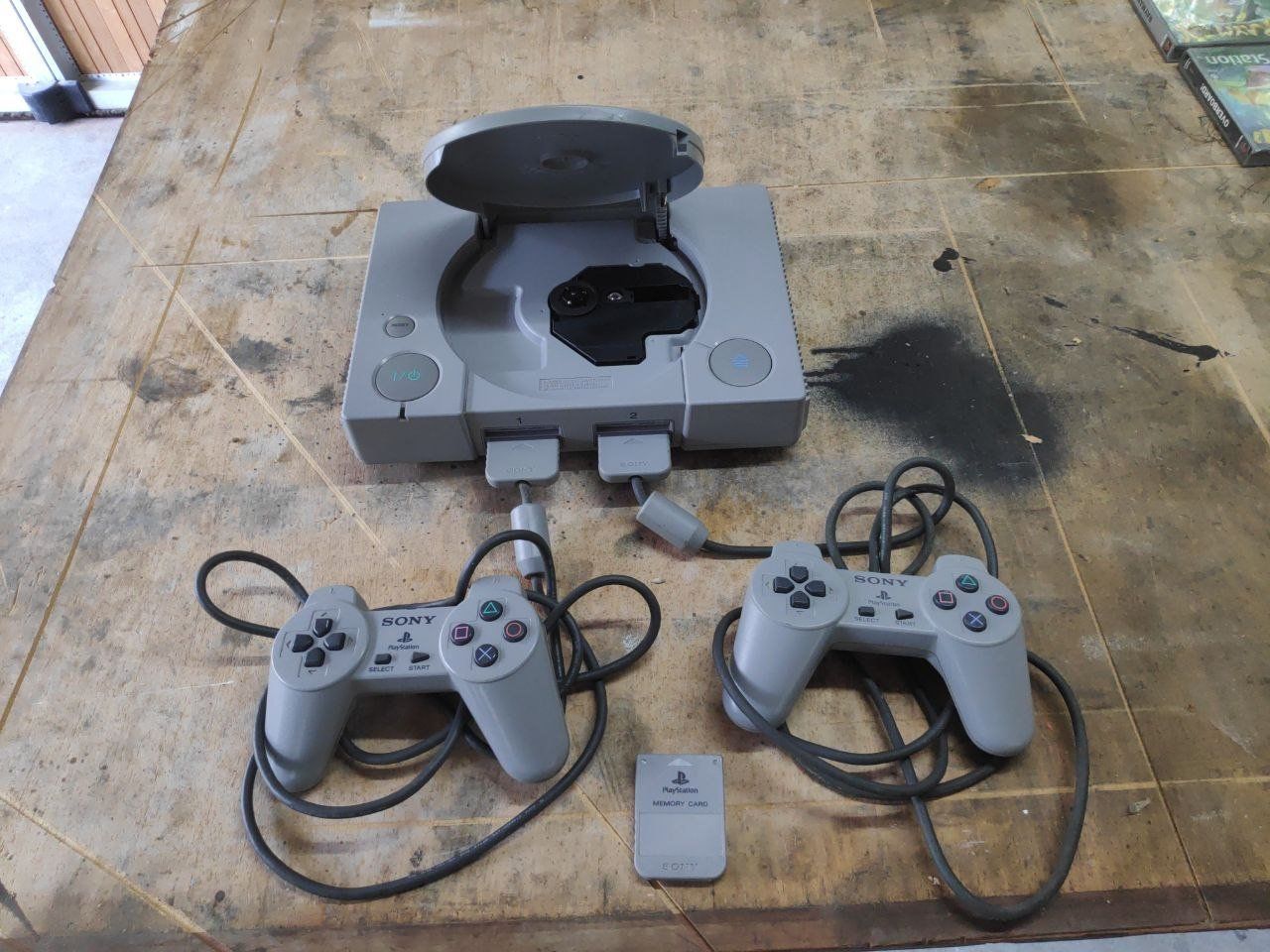 Sony Konsolen: Playstation I – Gebraucht aus Sulgen von uec123