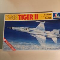 2705   Northrop F-5 E Tiger II   Italeri 136  Mit CH Decal