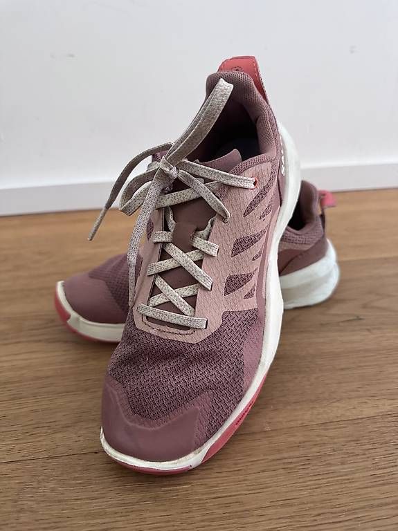Scarpe da donna: Salomon Turnschuhe, Grösse 36 – Usato da Birmensdorf ZH venduto da FiKaVa