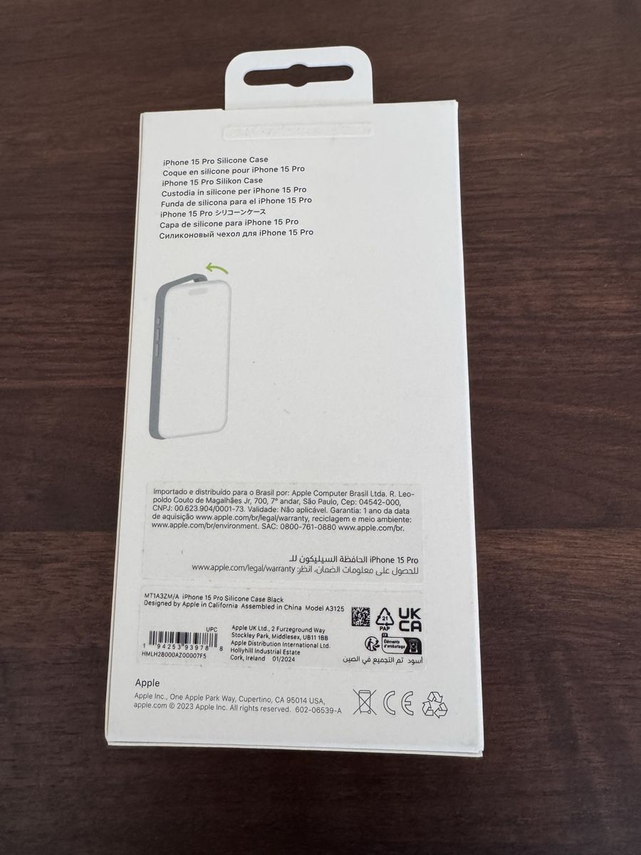 Apple Cover & Protezioni schermo: iPhone 15pro Case Silikon Black – Usato da Regensdorf venduto da scheissspiel 1