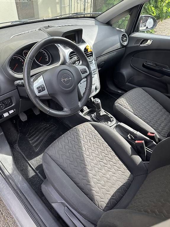 Automobili: Opel Corsa 1.4 Drive – Usato da Oensingen venduto da Sandokan8888 2