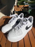 Nike AIR FORCE 1 07 - Sneaker low - white/black Gr. 39