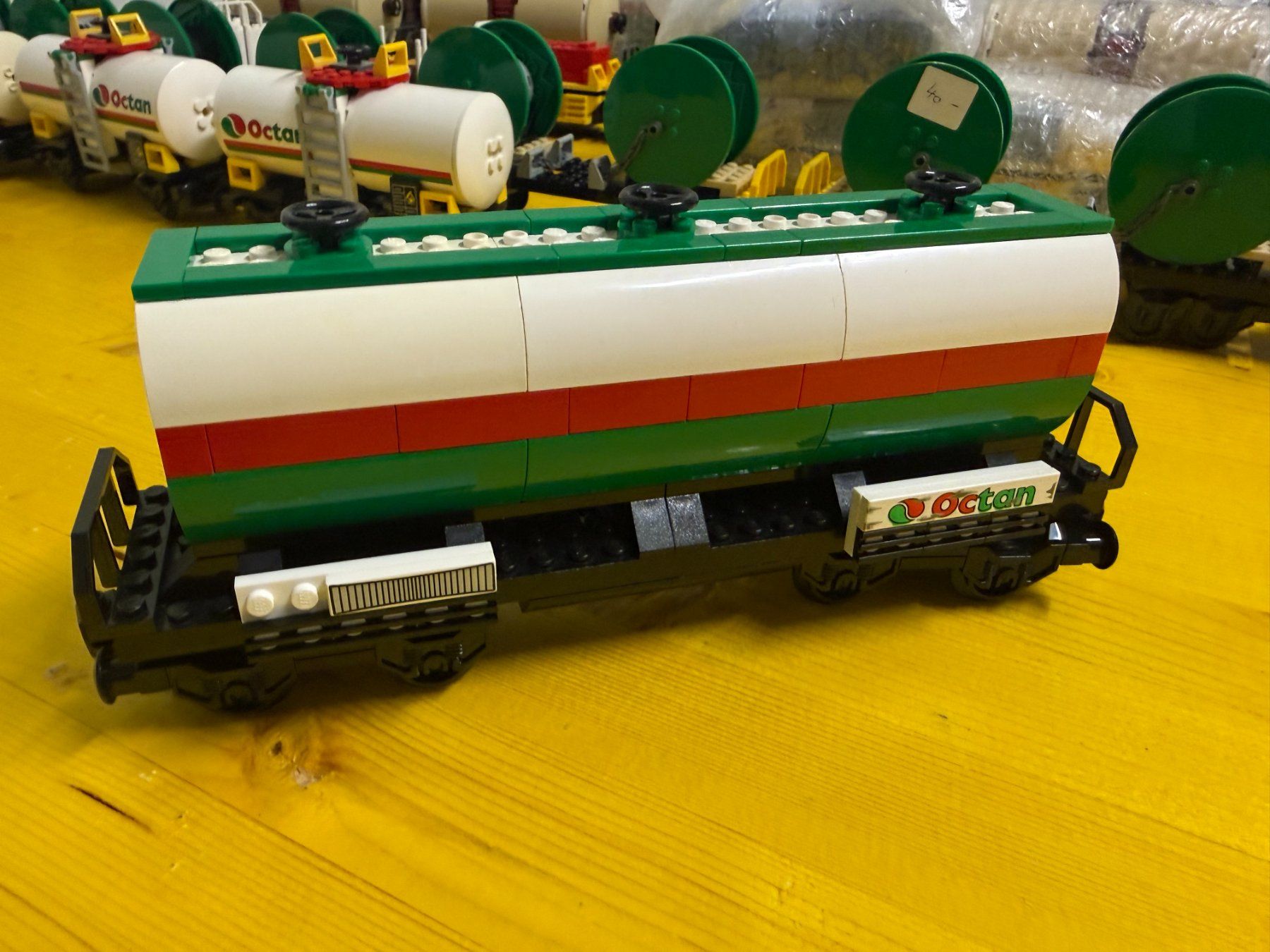 Lego Spielzeuge: LEGO Octan Eisenbahnwagen – Neu (gemäss Beschreibung) aus Giswil von Raglauna