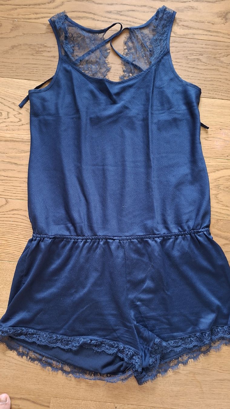 Hunkemöller Negligees & Pigiami: Jumpsuit-Pyjama mit Spitze – Usato da Oberengstringen venduto da Kimchimon