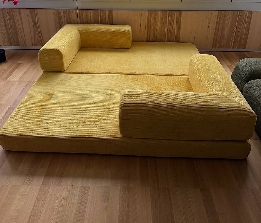 Sofas: New yellow Couch – Neuf (Voir description) à Regensdorf par eva_vlr5 1