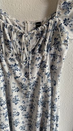 Maxikleid/Sommerkleid weiss mit blauen Blumen