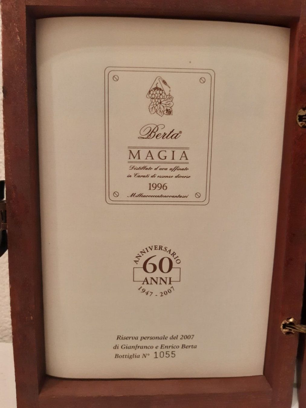 Berta Spirituosen: Berta Maggia Grappa 1996 45% inkl OHK – Neu und originalverpackt aus Elsau von Rumsammler 8