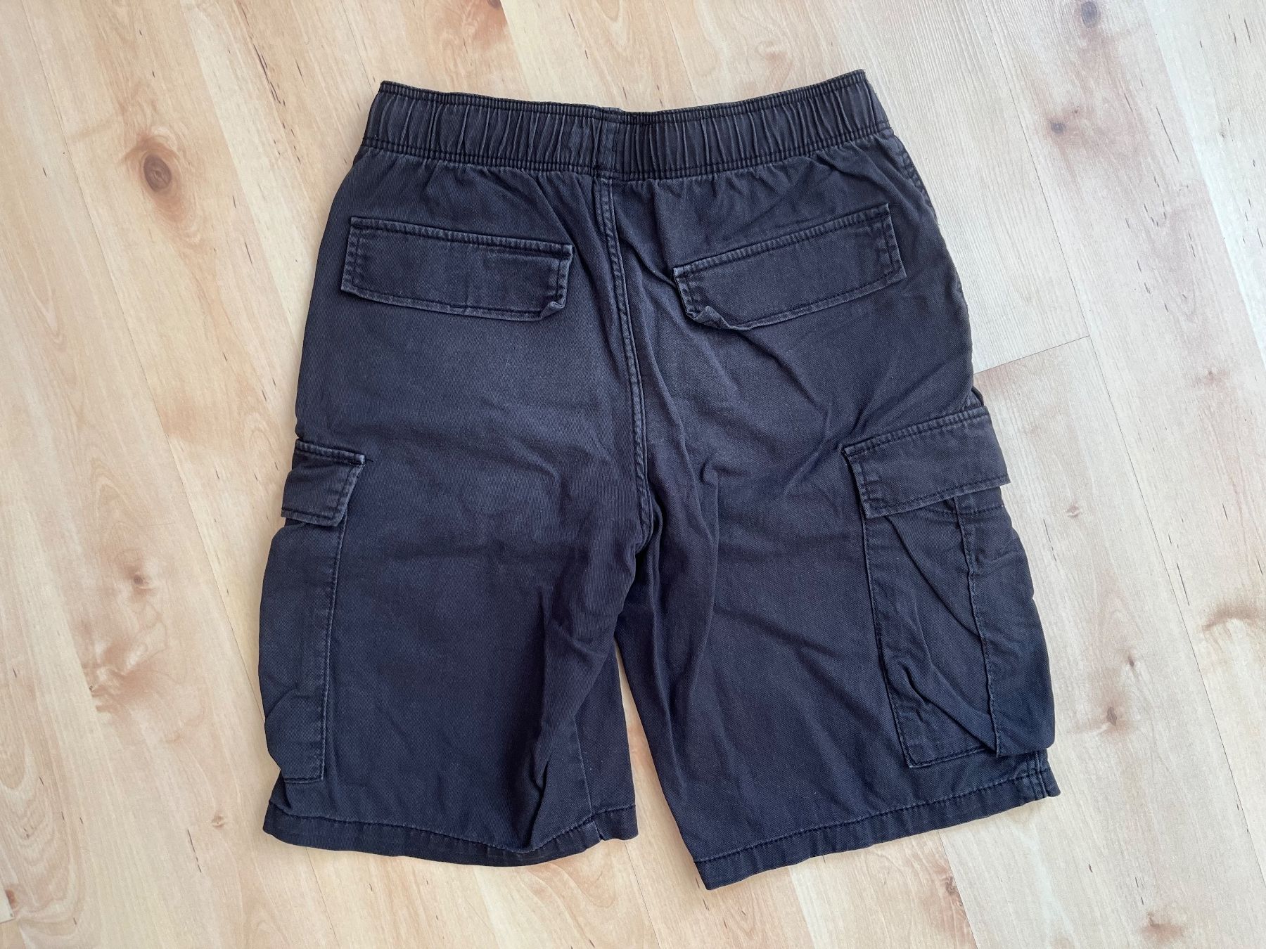 H&M Pantaloni: 2 Shorts H+M Gr 152 – Usato da Schwanden GL venduto da Leemueller 5
