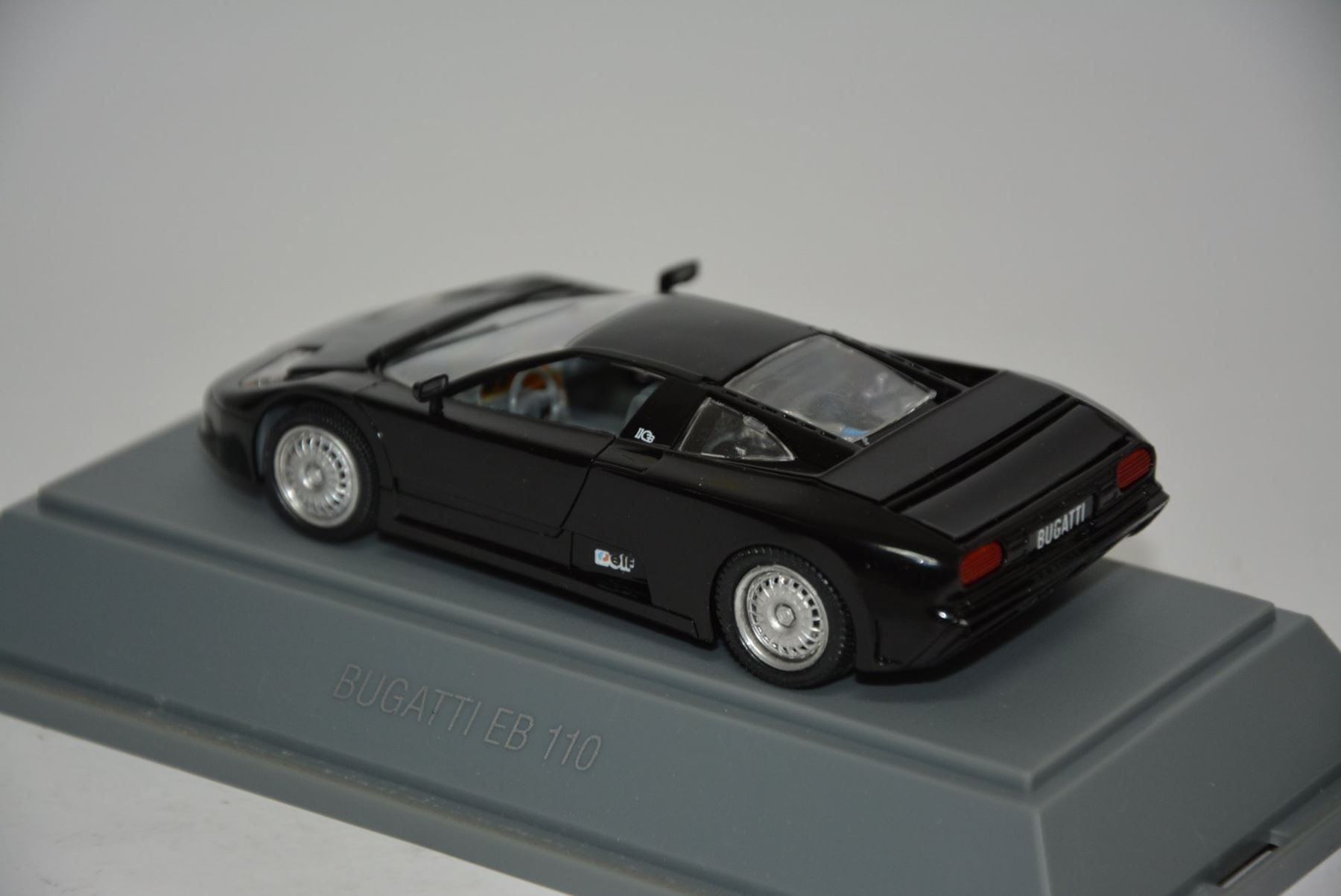 Bugatti Modellini d'auto: Bugatti EB 110  1994 ,  schwarz , Revell – Nuovo (secondo la descrizione) da Goldach venduto da Feivel9 8