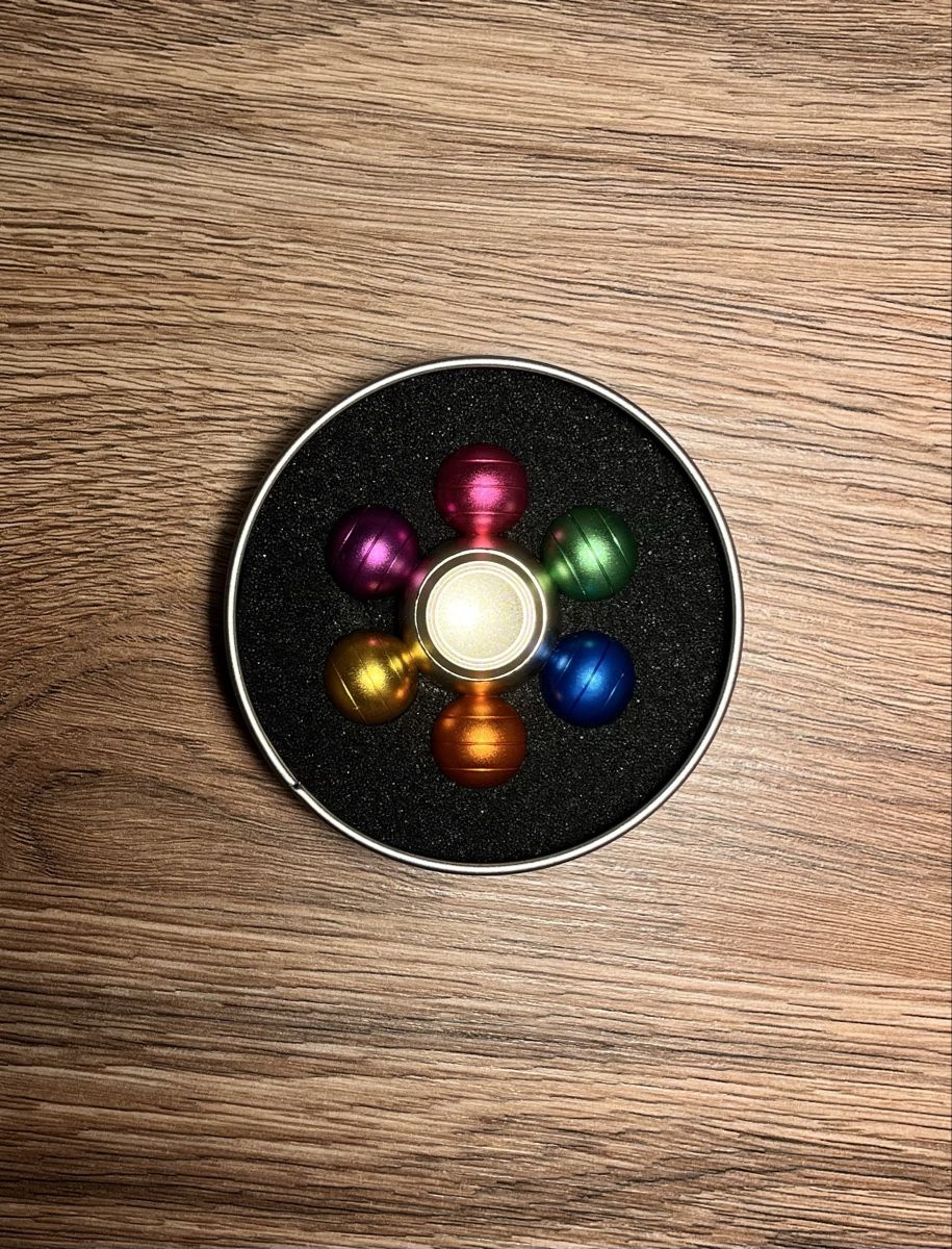 Jouets: Fidget Spinner – Neuf (Voir description) à Embrach par val_z9gt