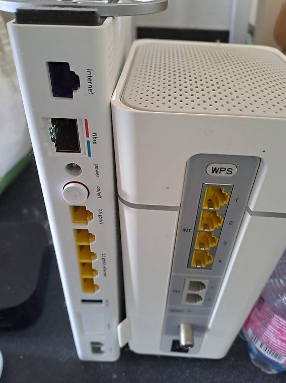 Câbles: Modem, Verstärker, diverse lan Kabel etc. – D'occasion à Liestal par daspi01 2