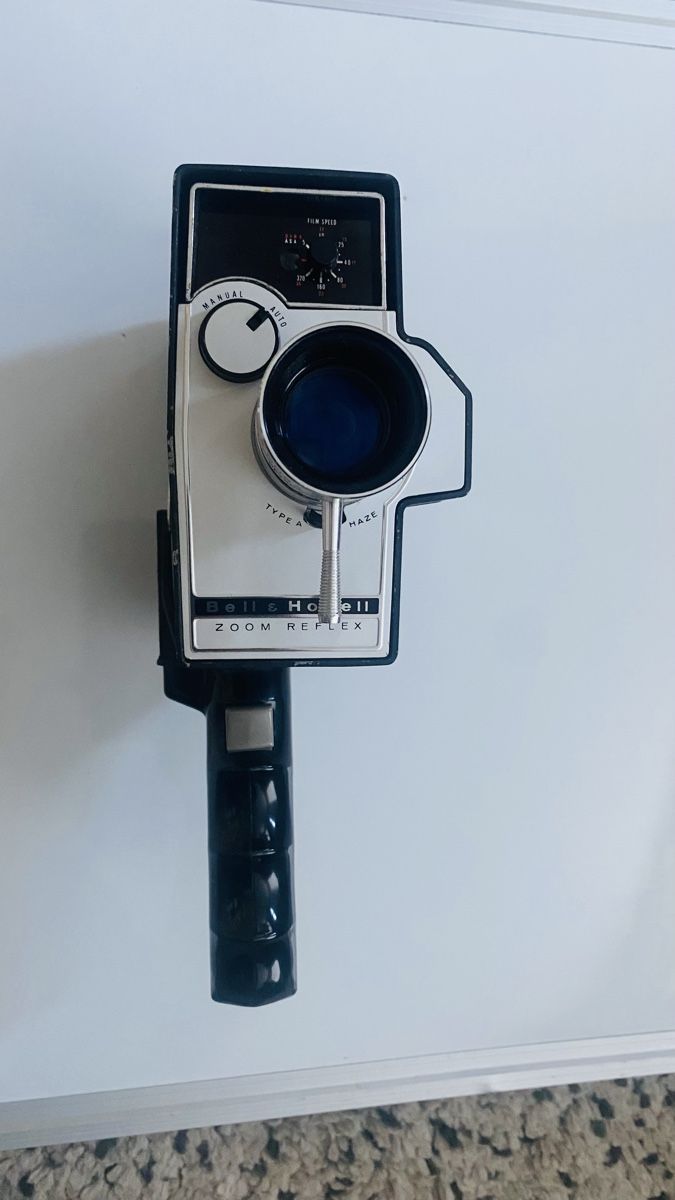 Videocamere: Bell & Howell Autoload Filmkamera - Ein Klassiker! – Usato da Wädenswil venduto da YDHYDEAT 2