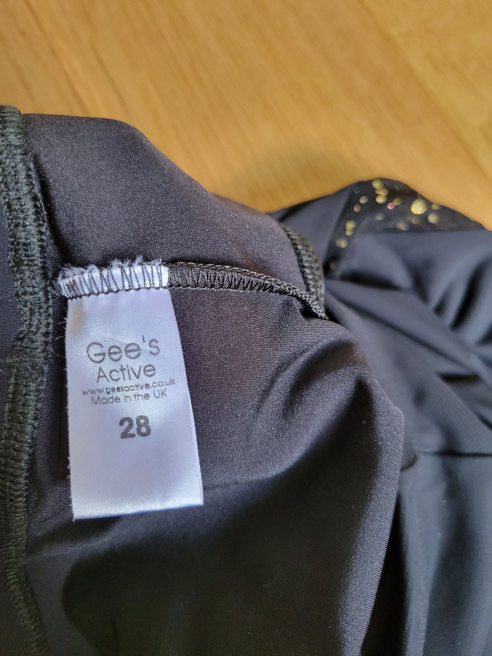 Robes et jupes: Eiskunstlaufjupe – D'occasion à Huttwil par Yellow74 1
