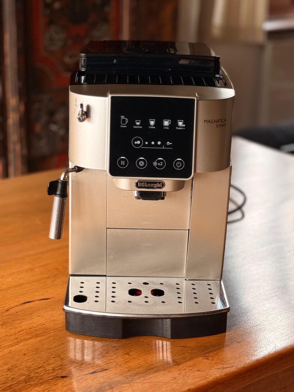 De'Longhi Kaffeemaschinen & Espressomaschinen: Kaffeemaschine DeLonghi Magnifica Start – Gebraucht aus Zürich von El-Ga 3