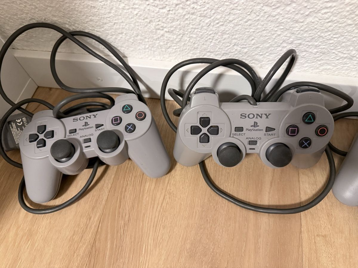 Sony Jeux: Manette ps1 – D'occasion à Plasselb par val_6dkn 2