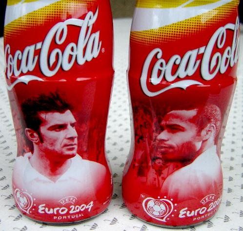 Coca-Cola Sonstiges Geschirr & Gläser: 2 Coca-Cola Flaschen von Euro  2004 – Gebraucht aus Pfäffikon ZH von Colacity 1