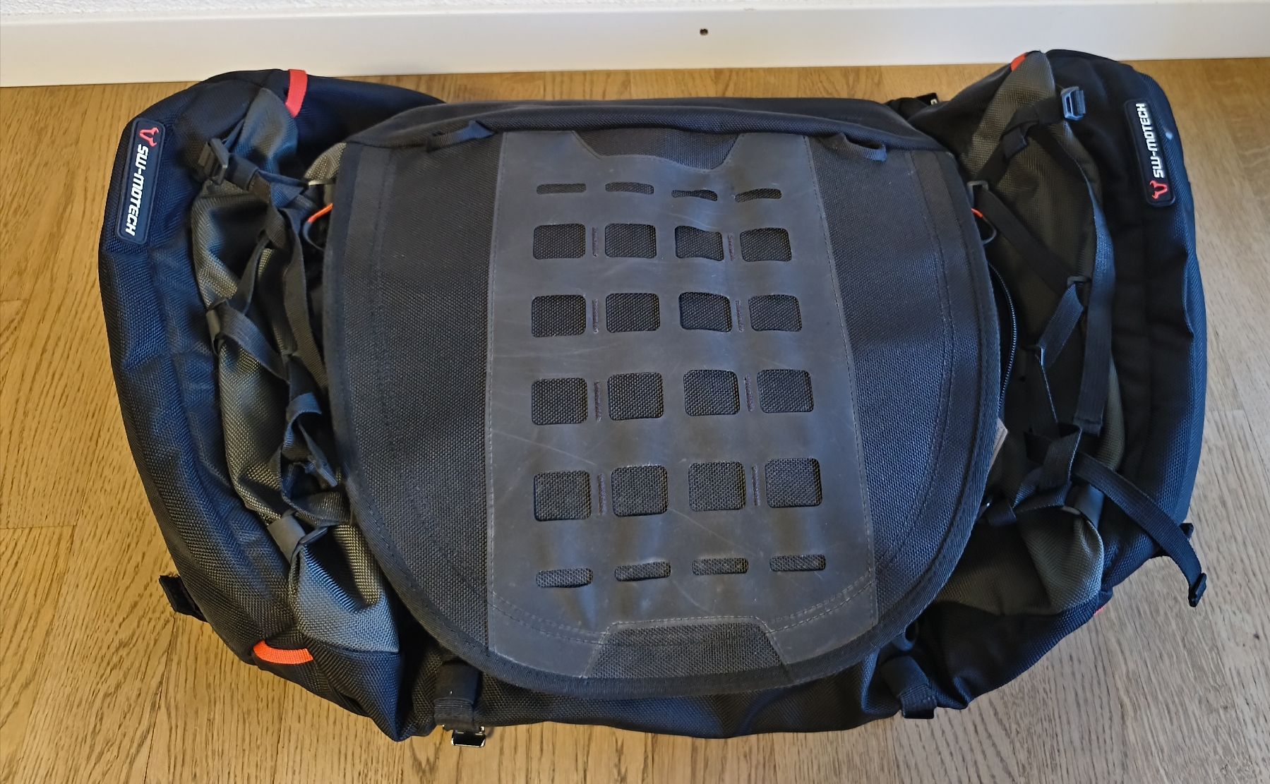 SW-Motech Taschen: SW-Motech PRO Cargobag Hecktasche, 50 Lt. – Gebraucht aus Konolfingen von S1000RR-Karin 2
