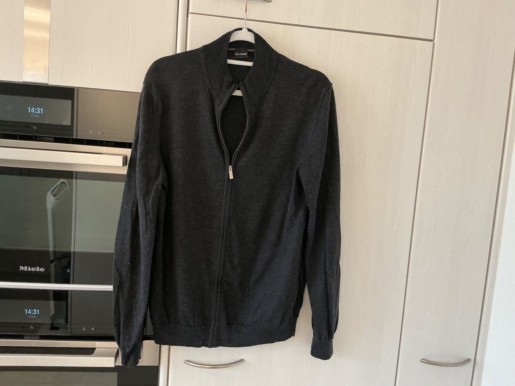 Maglioni & Felpe: Herren Strickjacke von Olymp Gr.M – Usato da Würenlos venduto da Starceve