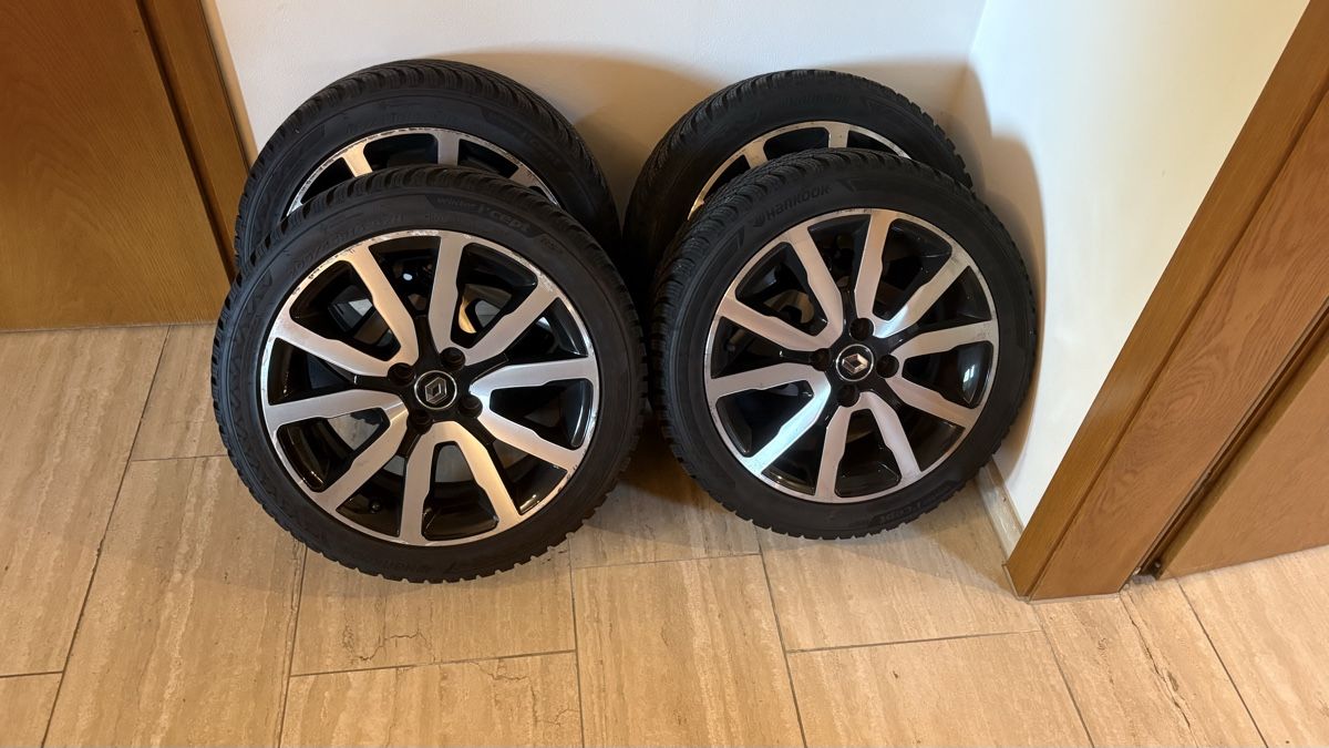 Pneus & Roues: Renault Twingo 3 Winterräder – D'occasion à Gossau SG par _Andrin_