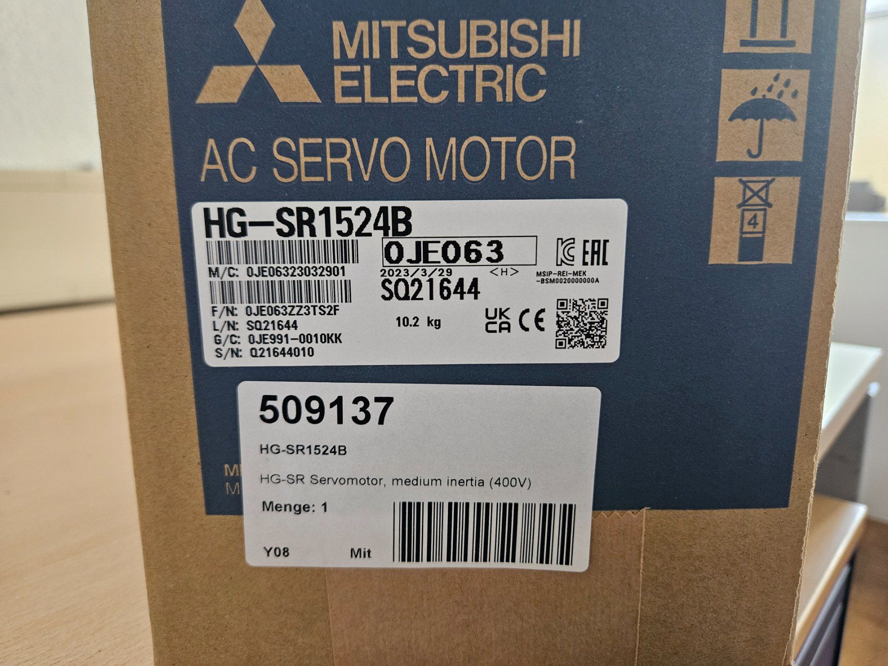 Mitsubishi  Motori: Mitsubishi Servomotor HG-SR1524B – Nuovo e nell'imballaggio originale da Bösingen venduto da TheRoundOne