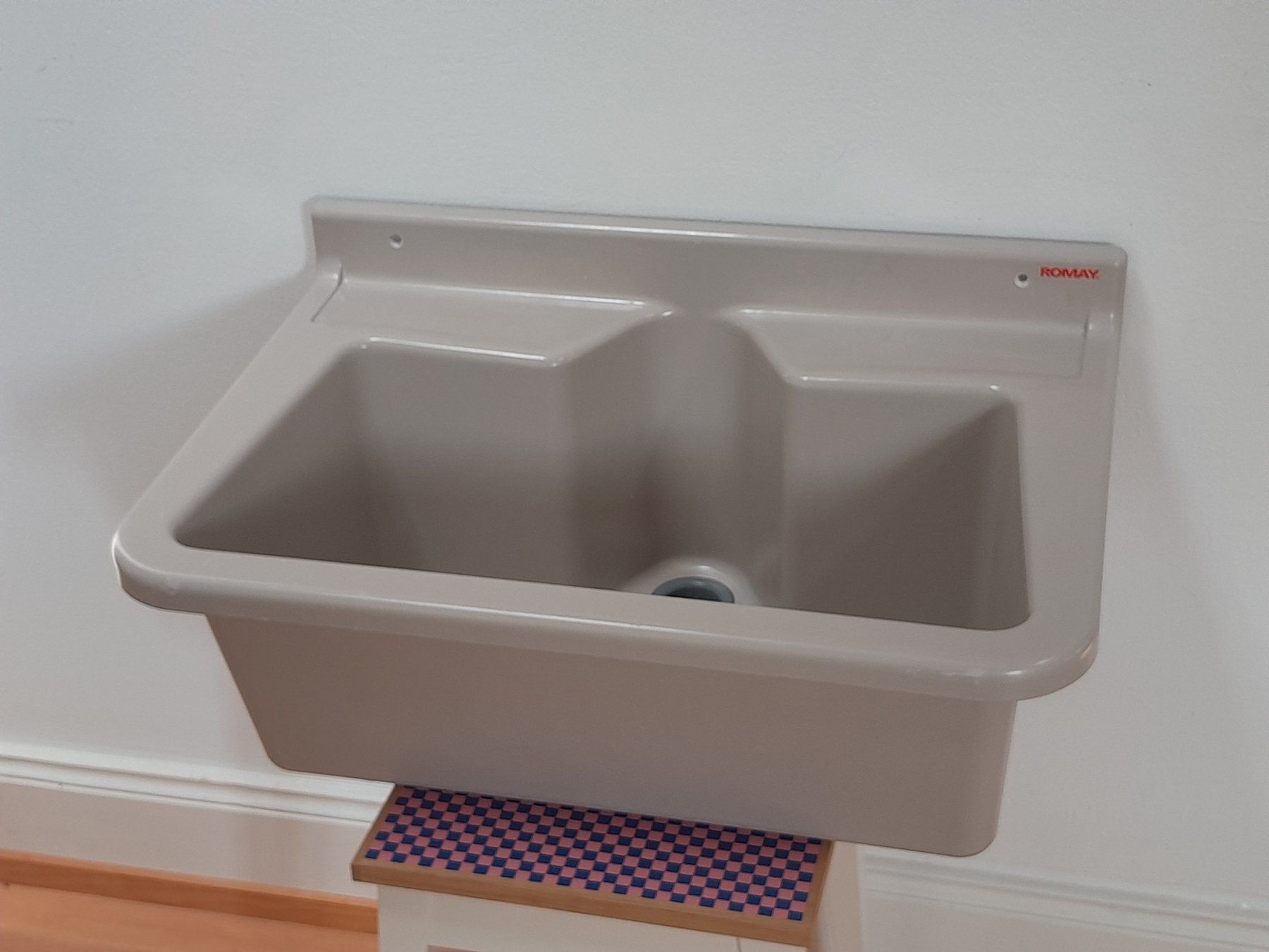 Romay Eviers & lavabos: Waschbecken Romay mit Abflussrohr – D'occasion à Zürich par raphahello 1