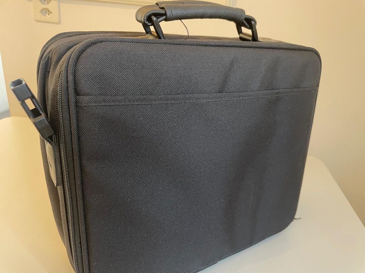 Borse: Schwarze Laptoptasche Dicota gepolstert – Usato da Basel venduto da Ch2005 1