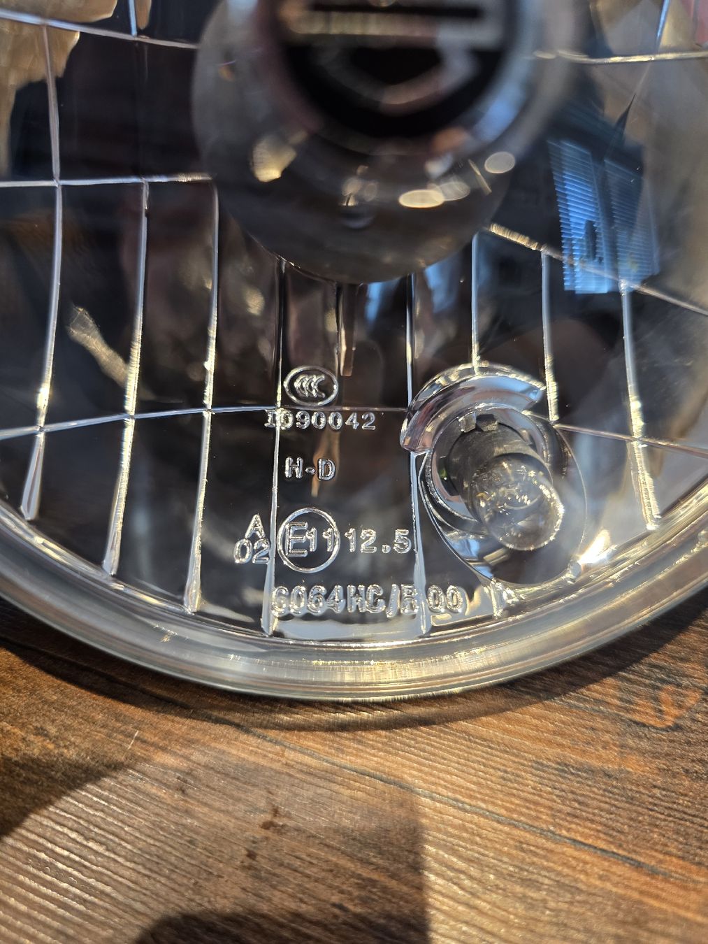 Harley-Davidson Fari: Harley Davidson Scheinwerfer Glas H4 neuwertig – Nuovo (secondo la descrizione) da Solothurn venduto da nat_8yg2 2