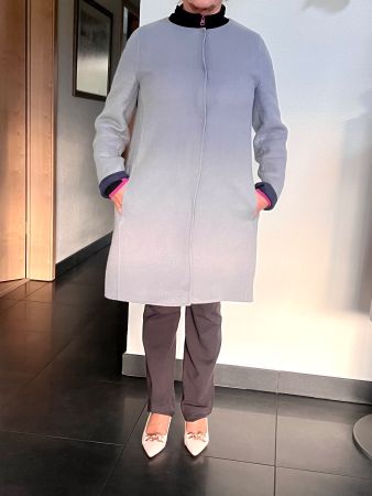 Manteau léger ARMANI (T 46 IT)en laine Très bon état.