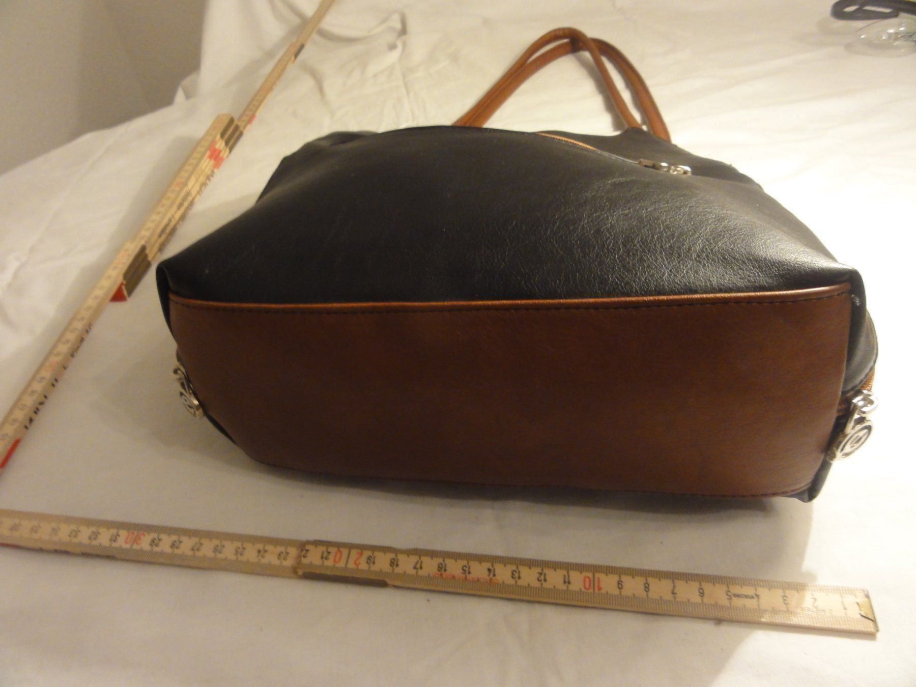 Borse da donna: Handtasche Emel – Usato da Steffisburg venduto da Robinh.17 7