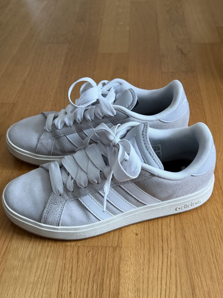 Herrenschuhe: adidas shoes  – Gebraucht aus Figino von 1024sells 1