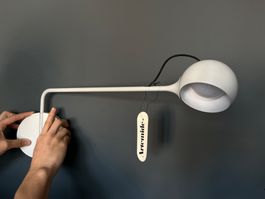IXA Wandleuchte LED von Artemide, grauweiss, aus Showroom