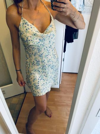 Zara Sommerliches Satinkleid XS/34