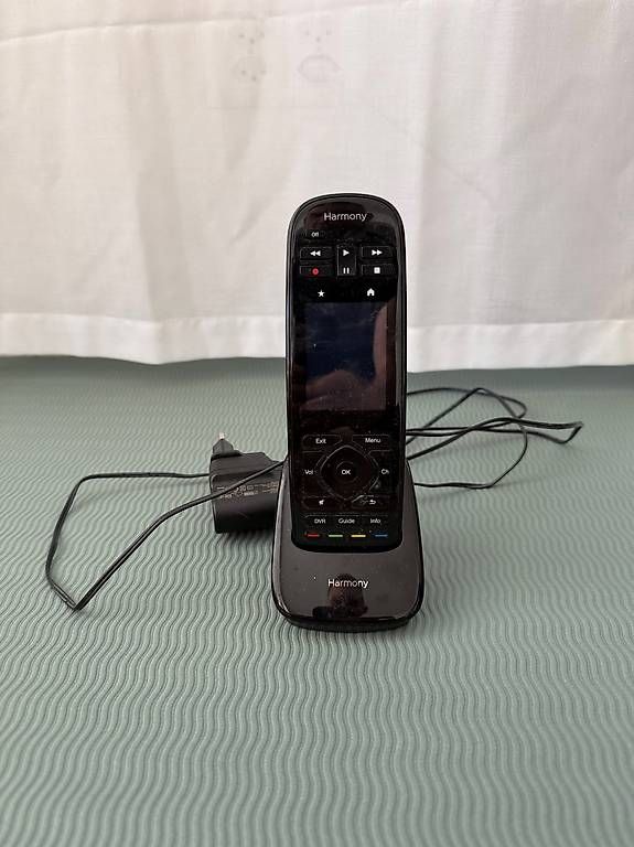 Logitech Télécommandes: Logitech Harmony Universalfernbedienung – D'occasion à Dietlikon par Pmt_zh