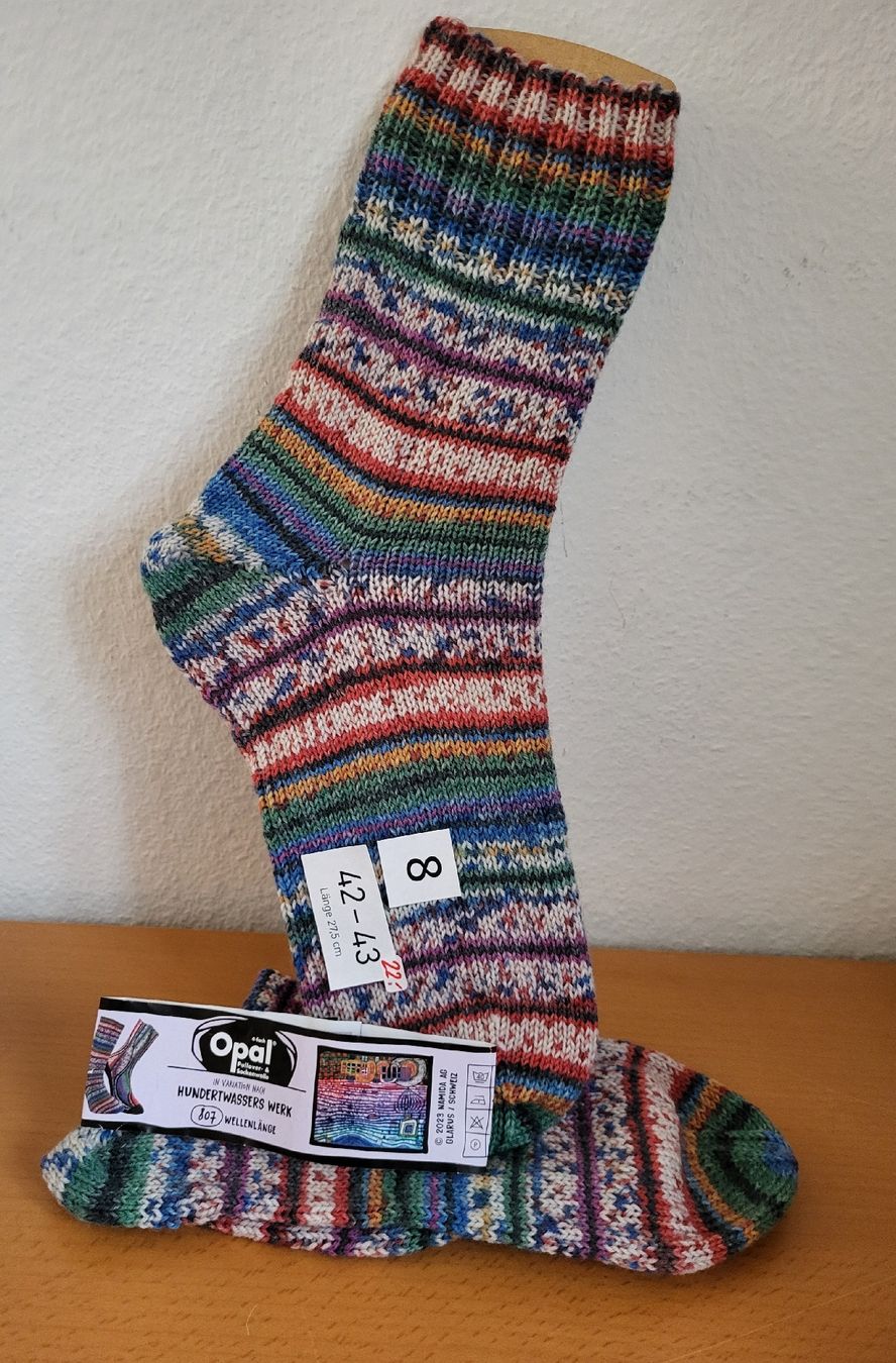 Socken: Socken 42-43 handgestrickt Nr 8 – Neu und originalverpackt aus Winterthur von Baer49