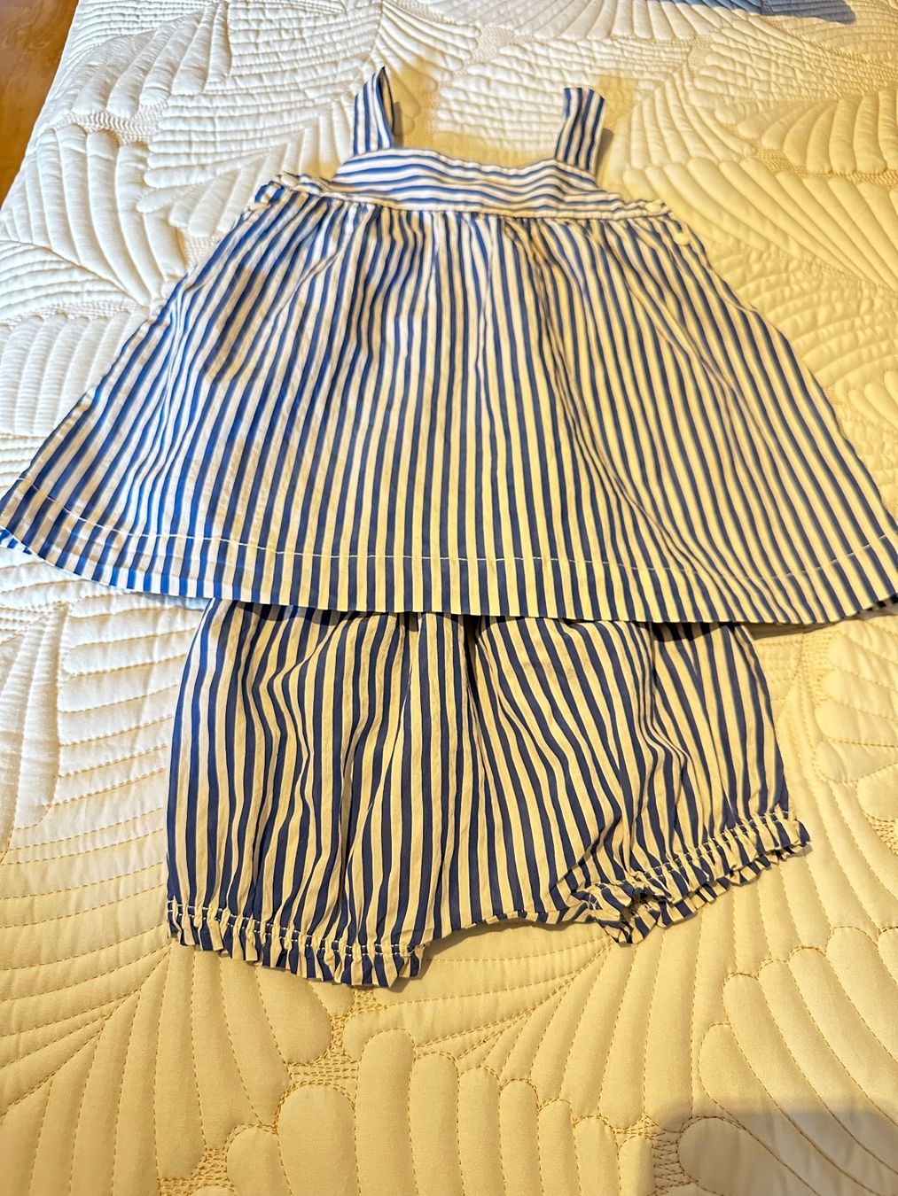 Moncler Hemden, Tops & T-Shirts: Moncler Baby set 18/24M – Gebraucht aus Zürich von Bybyana 1