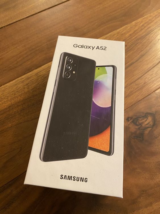 Samsung Galaxy A52 dengan desain elegan
