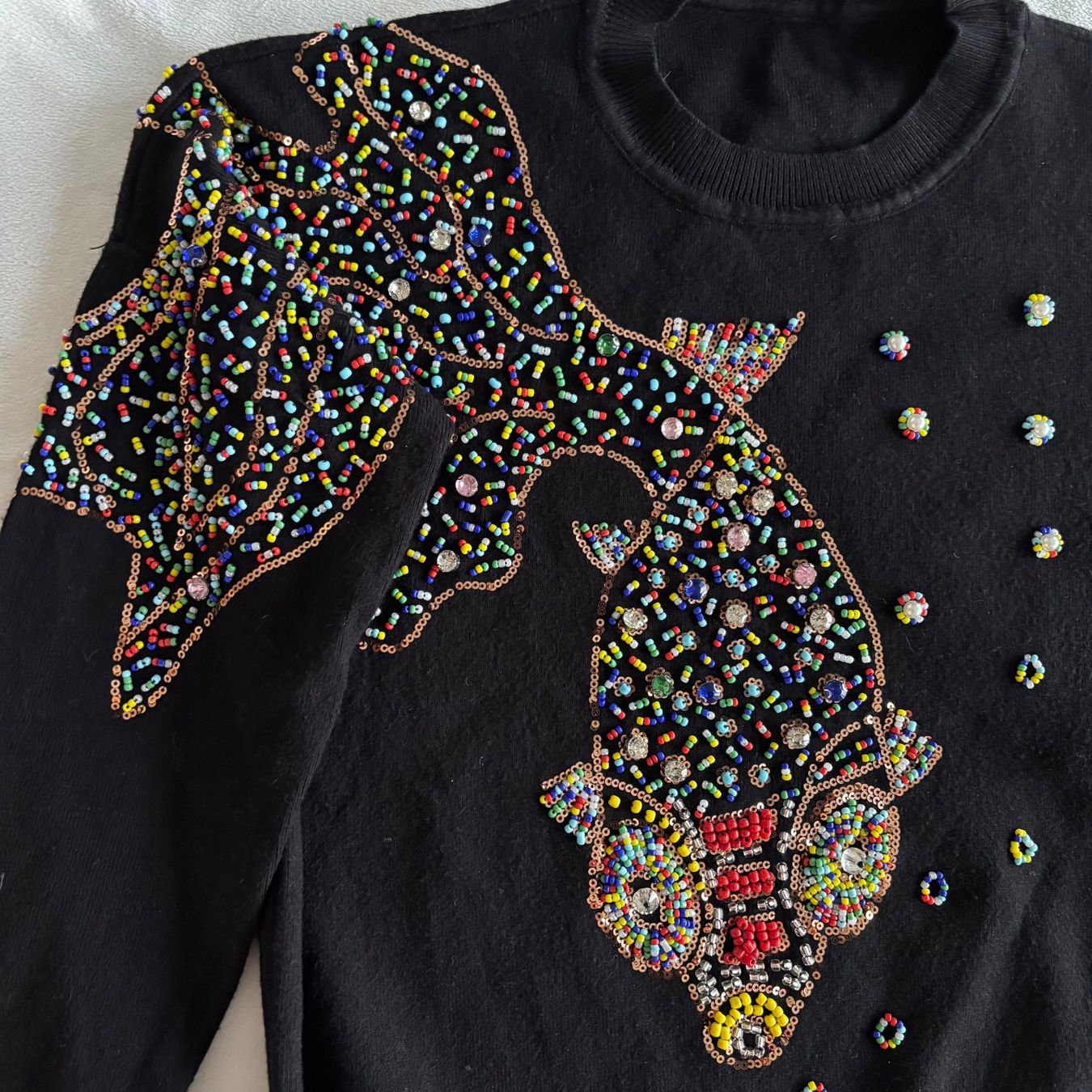 Pullover & Sweatshirts: Schwarzer Pullover mit Fisch-Design – Gebraucht aus Thalwil von Arleen 1