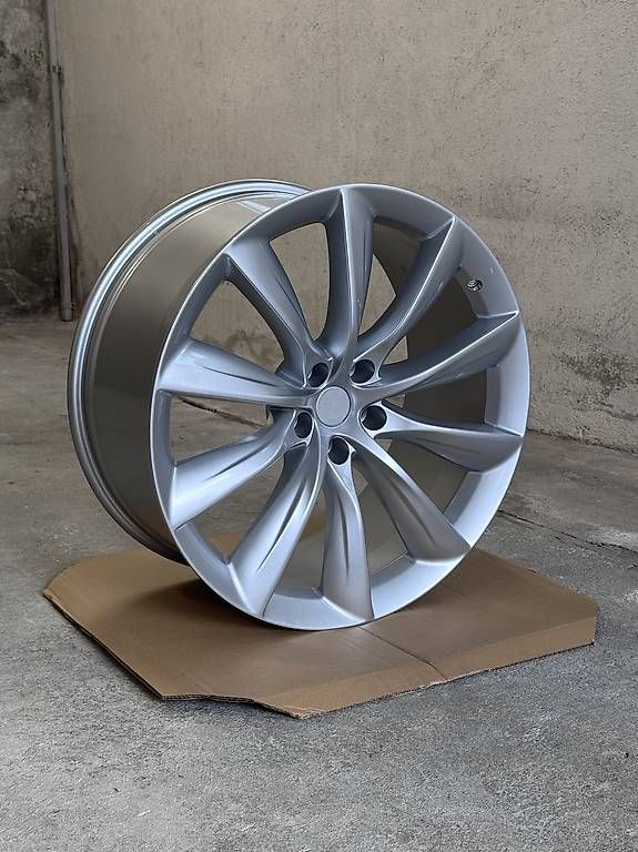 Cerchioni: Tesla Model Y 22" Felgensatz – Usato da Attinghausen venduto da Silvanoou