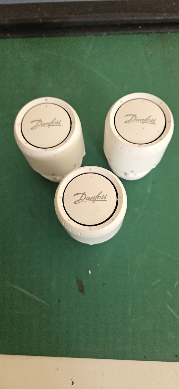 Radiatori: Danfoss Thermostate 3Stück Neu – Nuovo (secondo la descrizione) da Nürensdorf venduto da salibeer