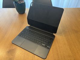 Apple Magic Keyboard für iPad Pro 13” (M4/M5) – wie neu