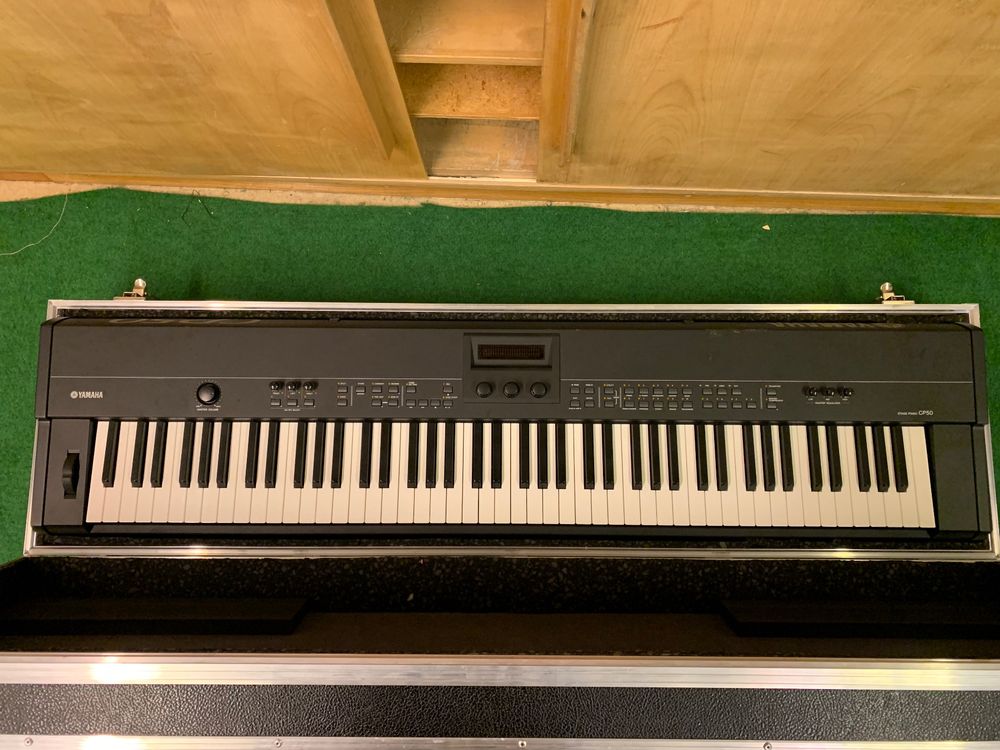 Yamaha CP50 Digital Stage Piano mit FLIGHT CASE! Kaufen auf Ricardo