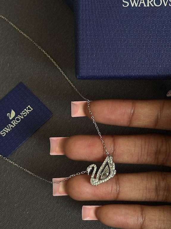 Catenine: Swarovski Schwan Halskette – Usato da Winterthur venduto da hndrxxoxo 1