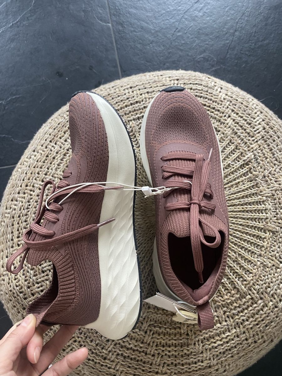 Oysho Damenschuhe: Brand new Oysho trainers – Neu und originalverpackt aus Zug von kse_w9mn 5