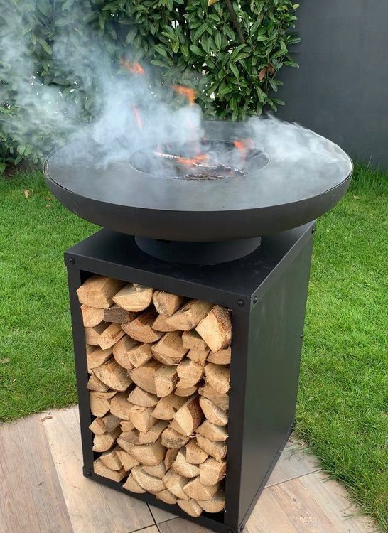 Feuerschale Auf Saule